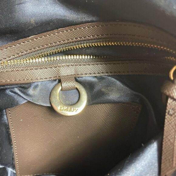 DKNY Red Leather hobo large satchel bag with gold tone accents and hardwares - Picture 12 of 12